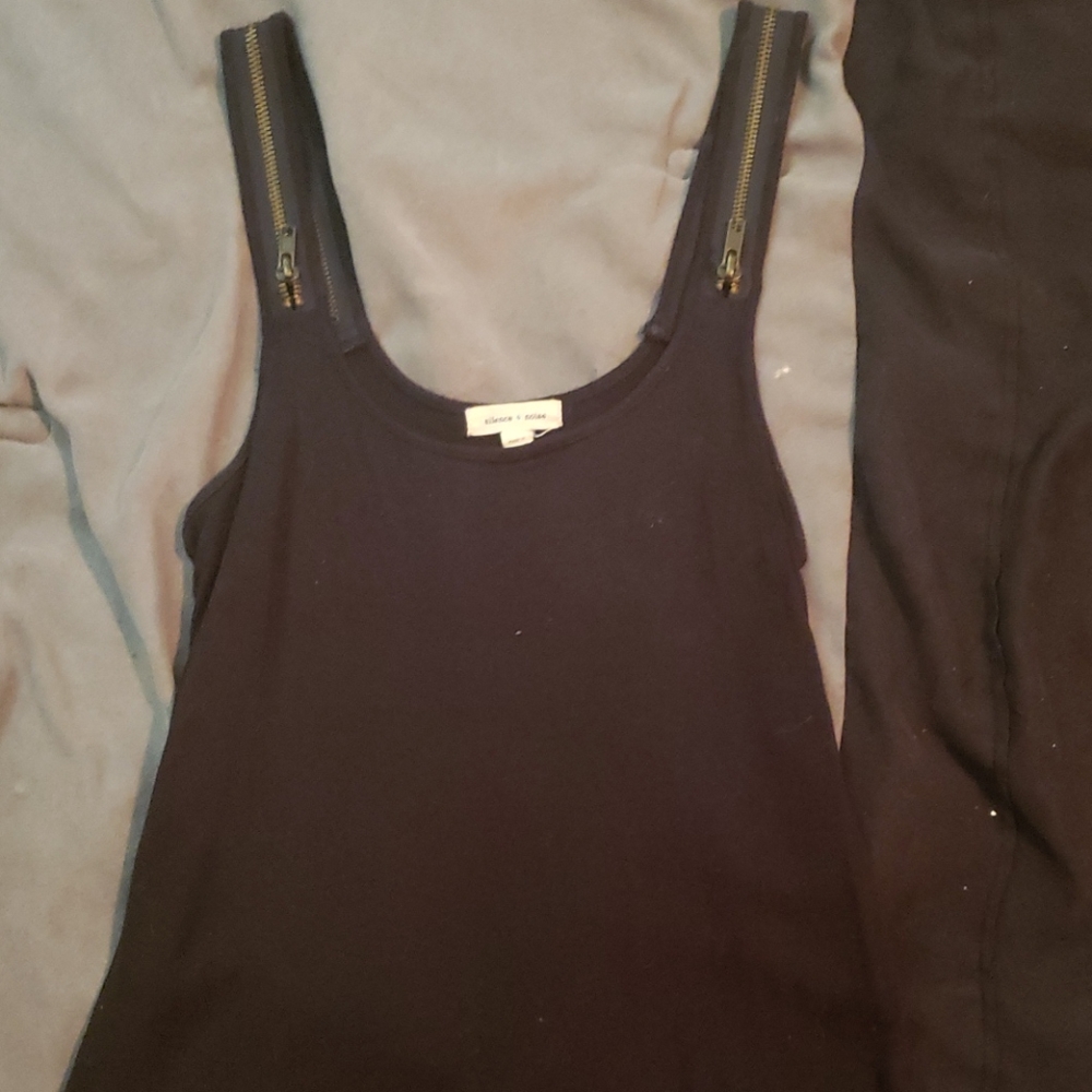 Zippered tank top